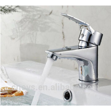 Latão Chrome Banheiro Cachoeira Torneira Da Bacia Torneira Única alça Sink Mixer Tap